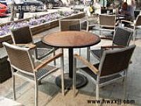 表妹靚點餐廳高檔餐桌椅與旋轉傘的應用（yòng）