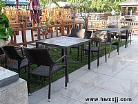 戶外家具在啤酒花園中的應用