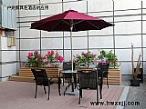 酒店（diàn）陽台休閑桌椅傘應用